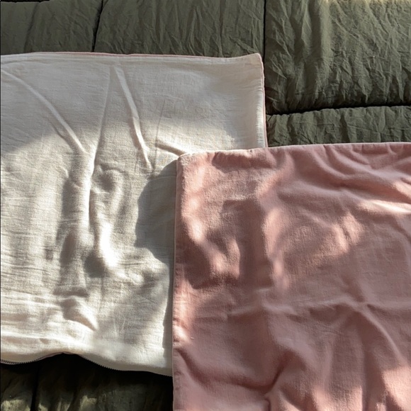 Light pink velvet pillow covers - Picture 3 of 3
